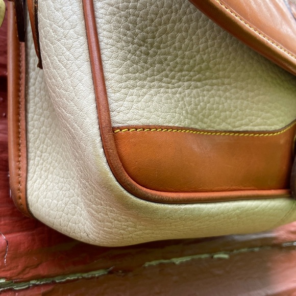 Dooney & Bourke Vintage Bone & British Tan Leather Carrier Shoulder Bag - Picture 8 of 16